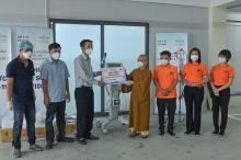 Chùa Giác Ngộ trao tặng máy thở xâm lấn, máy oxy đến Bệnh viện dã chiến số 3 và Bệnh viện Nguyễn Tri Phương
