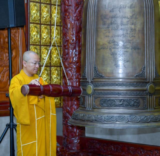 Lễ đón giao thừa online tại chùa Giác Ngộ: Thiêng liêng đêm trầm hương