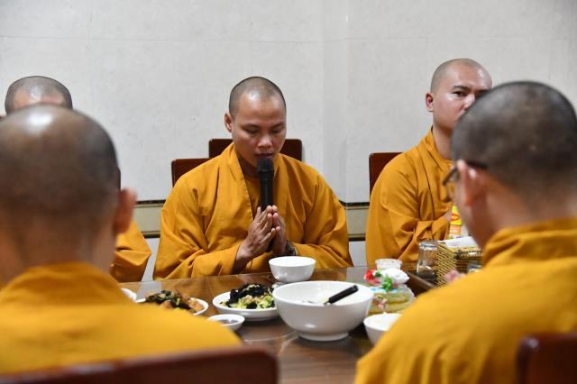 Khóa Tu Online Mùa Dịch Và Sự Tùy Duyên Bất Biến Trong Giáo Lý Phật Đà
