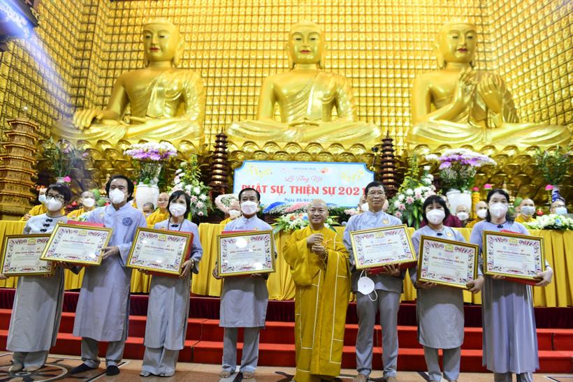 Lễ tổng kết Phật sự, thiện sự chùa Giác Ngộ - Quỹ Đạo Phật Ngày Nay năm 2021