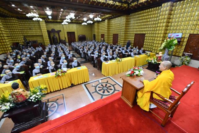 ĐĐ. Thích Vạn Mãn và bài giảng “Ứng dụng lời Phật dạy trong đời sống hằng ngày”