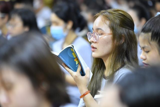 Khóa tu Tuổi trẻ: Mở ra các cửa sổ trí tuệ qua việc đọc Kinh